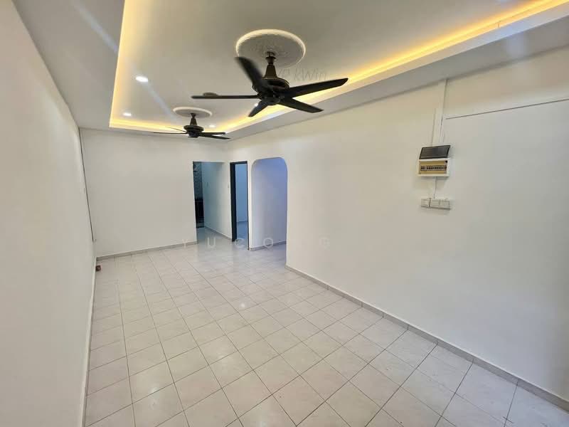 Rumah Teres 1 Tingkat untuk Dijual di Kulai Besar (Kulai) - Yucong . - Living Room - PropertyGuru.com.my