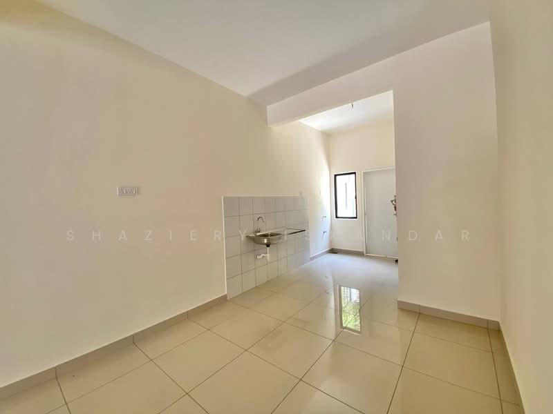 3-storey Terraced House for Sale in Gombak (Selangor) - Shaziery Iskandar - Kitchen - PropertyGuru.com.my