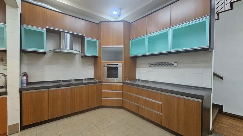 Rumah Teres 2 Tingkat untuk Disewa di Bukit Jelutong (Shah Alam) - Zann Fauzan - Kitchen - PropertyGuru.com.my