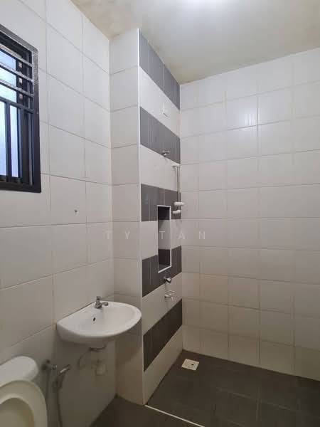 Rumah Teres 2 Tingkat untuk Dijual di Ulu Tiram (Johor) - Ty Tan - Bathroom - PropertyGuru.com.my