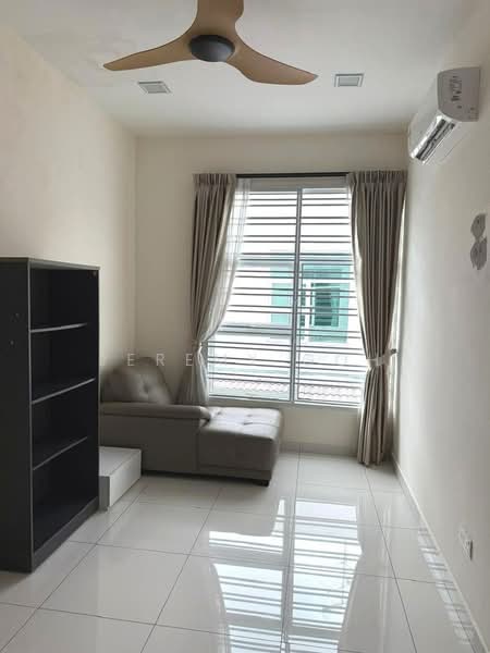 Rumah Teres 2 Tingkat untuk Disewa di Taman Mount Austin (Tebrau) - Jeremy Goh - Living Room - PropertyGuru.com.my