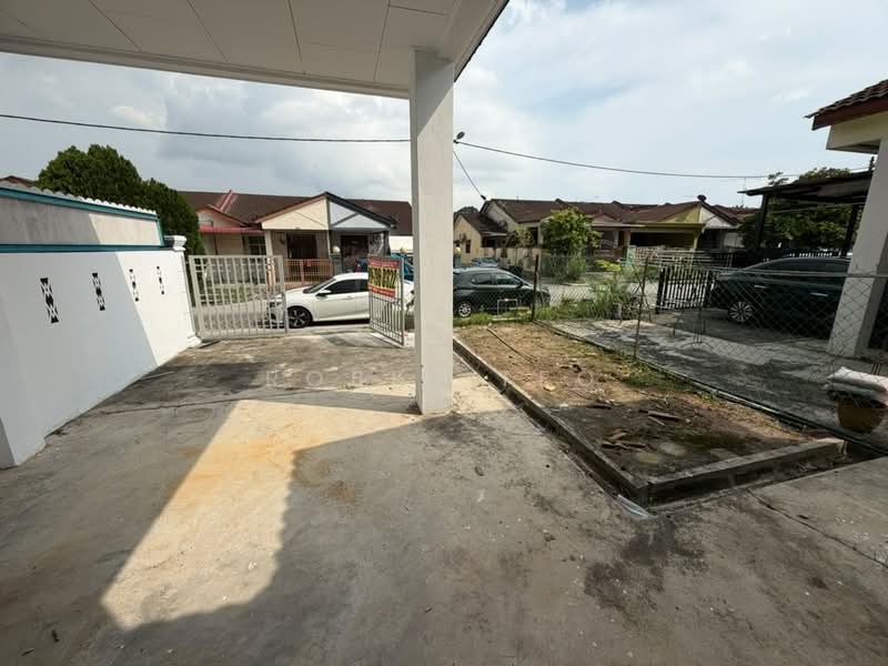Rumah Teres 1 Tingkat untuk Dijual di Bandar Putra (Kulai) - Robin Teo - Exterior - PropertyGuru.com.my