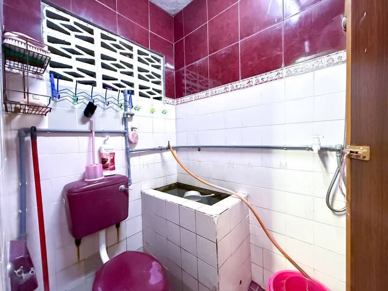 Terraced House for Sale in Taman Seraya (Ampang) - Syahrim Naim - Bathroom - PropertyGuru.com.my