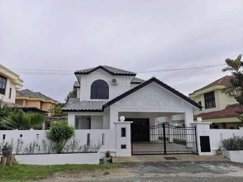 Bungalow for Sale in Bukit Katil (Melaka) - Liew Chew Yee - Exterior - PropertyGuru.com.my