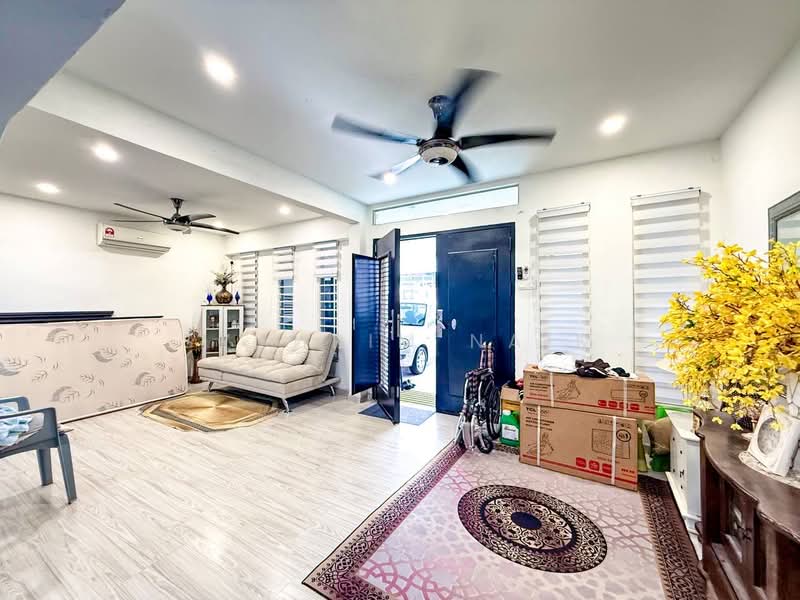 Rumah Teres 2 Tingkat untuk Dijual di Taman Selayang Indah (Selayang) - Syahrim Naim - Living Room - PropertyGuru.com.my