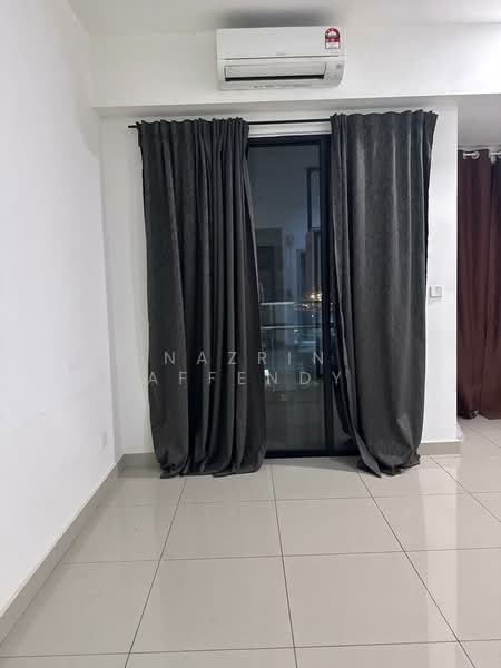 Servis Apartment untuk Disewa di Paramount Utropolis - Nazrin Affendy - Balcony - PropertyGuru.com.my