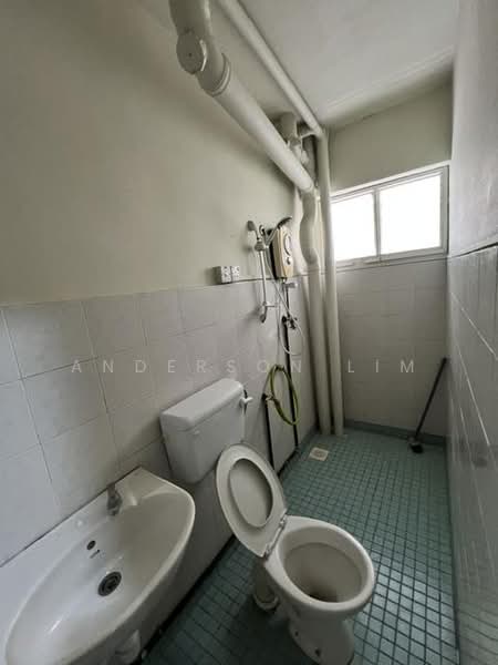 Pangsapuri untuk Dijual di Hijau Ria Kepong Indah - Anderson Lim - Bathroom - PropertyGuru.com.my