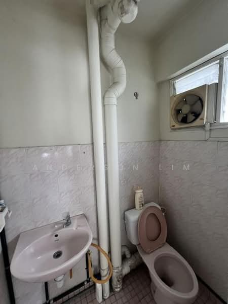 Pangsapuri untuk Dijual di Hijau Ria Kepong Indah - Anderson Lim - Bathroom - PropertyGuru.com.my