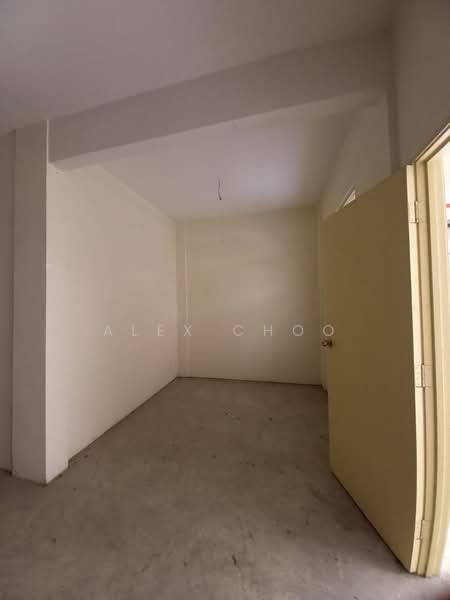 Shop for Rent in Taman Lestari Putra (Seri Kembangan) - Alex Choo - Interior - PropertyGuru.com.my