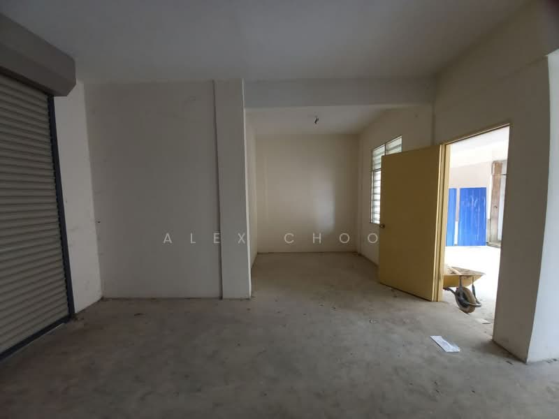 Shop for Rent in Taman Lestari Putra (Seri Kembangan) - Alex Choo - Interior - PropertyGuru.com.my