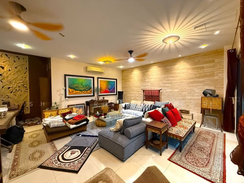 2-storey Terraced House for Sale in Bukit Rahman Putra (Sungai Buloh) - Shaziery Iskandar - Living Room - PropertyGuru.com.my