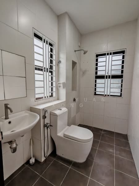 Rumah Teres 2 Tingkat untuk Dijual di Seksyen U13 (Setia Alam) - Wong Yuan Kong - Bathroom - PropertyGuru.com.my