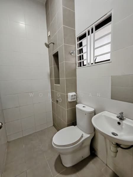 Rumah Teres 2 Tingkat untuk Dijual di Seksyen U13 (Setia Alam) - Wong Yuan Kong - Bathroom - PropertyGuru.com.my