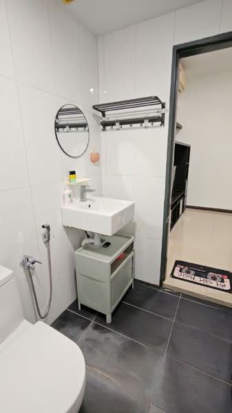 Kediaman Servis untuk Disewa di Menara Suria (V12) - Dalynn Tan - Bathroom - PropertyGuru.com.my