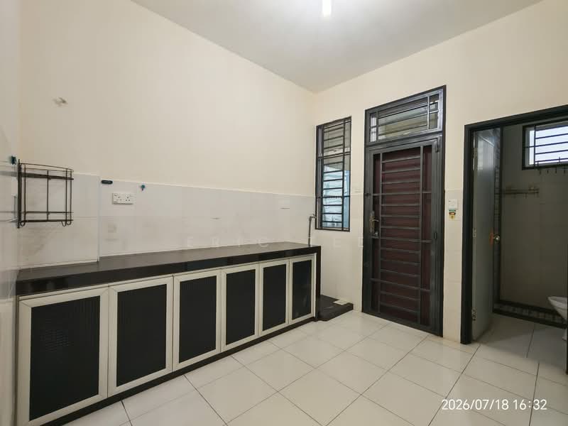2-storey Terraced House for Sale in Taman Setia Indah (Tebrau) - Eric Tee - Kitchen - PropertyGuru.com.my