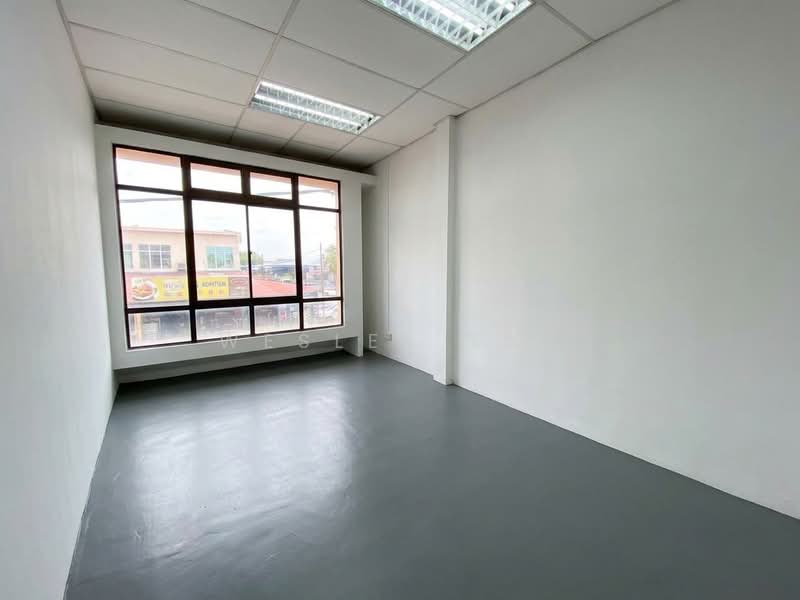 Kedai / Pejabat untuk Dijual di Taman Malim Jaya (Bachang) - Wesley Tan - PropertyGuru.com.my
