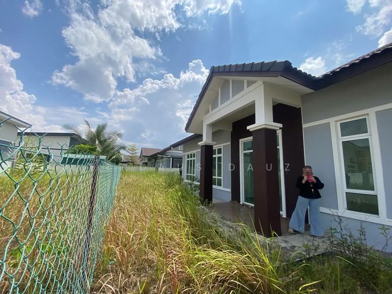 Bungalow for Sale in Senawang (Negeri Sembilan) - Firdaus Dauz - PropertyGuru.com.my