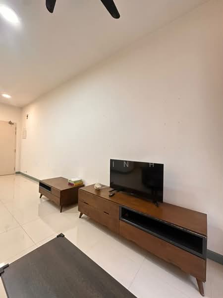 Kediaman Servis untuk Dijual di South View - Xiao Yin Han - Living Room - PropertyGuru.com.my