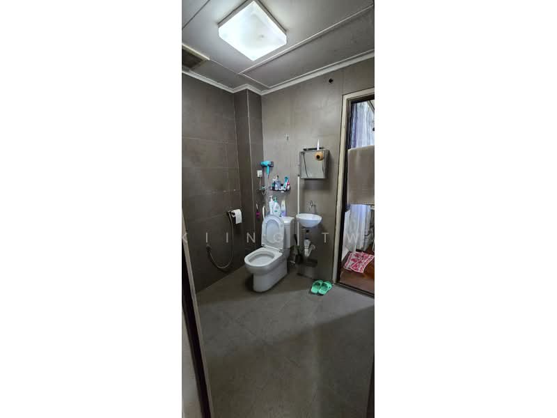 Rumah Teres 2-Tingkat untuk Dijual di Bandar Sri Damansara (Selangor) - Kiing TW - Bathroom - PropertyGuru.com.my