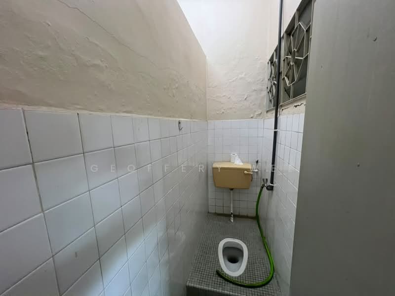 Rumah Teres 1 Tingkat untuk Disewa di Taman Malim Jaya (Bachang) - Geoffery Wee - Bathroom - PropertyGuru.com.my