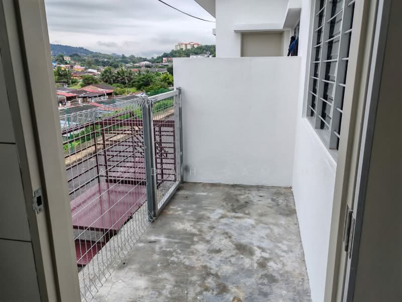 1-storey Terraced House for Sale in Taman Bukit Mewah (Kajang) - Faridah Samah - Balcony - PropertyGuru.com.my