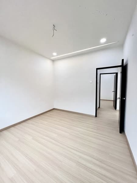 Rumah Berkembar untuk Dijual di Taman Sri Skudai (Skudai) - Yik Tat - PropertyGuru.com.my