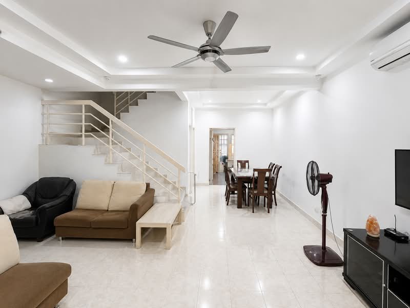 2-storey Terraced House for Sale in Taman Juara Jaya (Balakong) - Helen Wan - Living Room - PropertyGuru.com.my