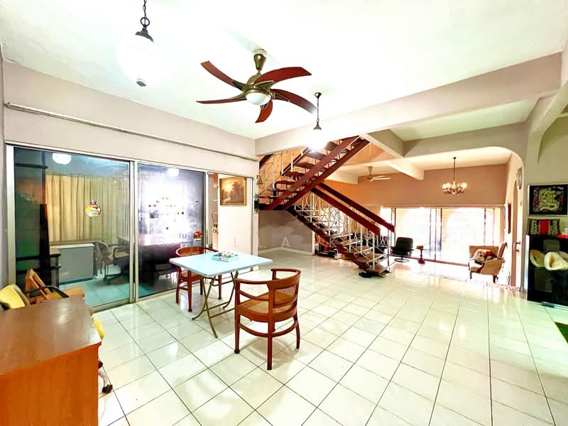 Rumah Berkembar untuk Dijual di Taman Tun Dr Ismail (Kuala Lumpur) - Stella Kew - Living Room - PropertyGuru.com.my