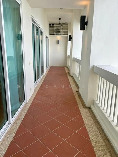 Servis Apartment untuk Disewa di Straits Quay (The Suites at Waterside) - Gan Chun Kai - Balcony - PropertyGuru.com.my