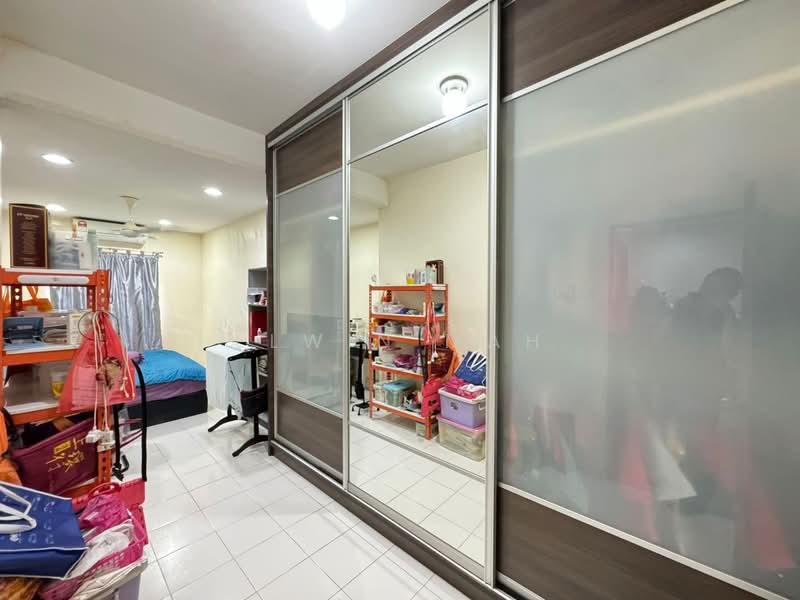 2-storey Terraced House for Sale in Kota Emerald (Rawang) - Elwin Mah - Bedroom - PropertyGuru.com.my