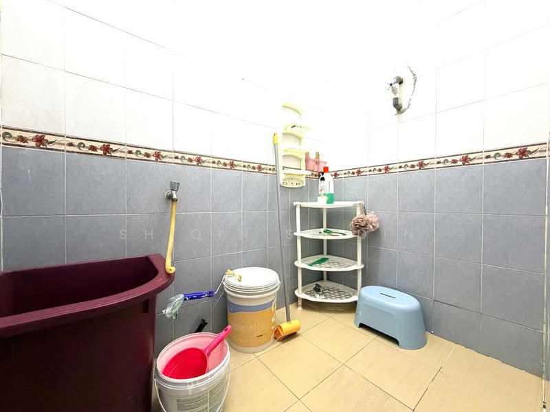 1-storey Terraced House for Sale in Taman Sri Kerayong (Kapar) - Shiqin Saidin - Bathroom - PropertyGuru.com.my