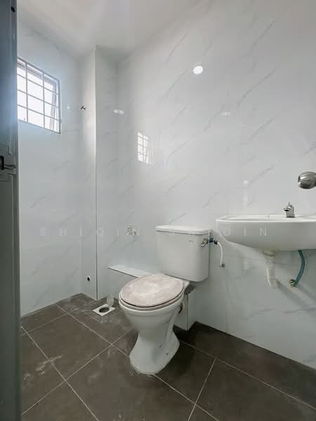 2-storey Terraced House for Sale in Bandar Tasik Puteri (Rawang) - Shiqin Saidin - Bathroom - PropertyGuru.com.my