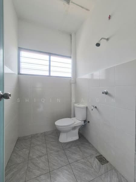 2-storey Terraced House for Sale in Seksyen 10 (Shah Alam) - Shiqin Saidin - Bathroom - PropertyGuru.com.my