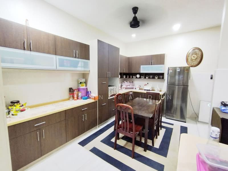 Semi-Detached House for Sale in Bandar Puncak Alam (Puncak Alam) - Shiqin Saidin - Kitchen - PropertyGuru.com.my