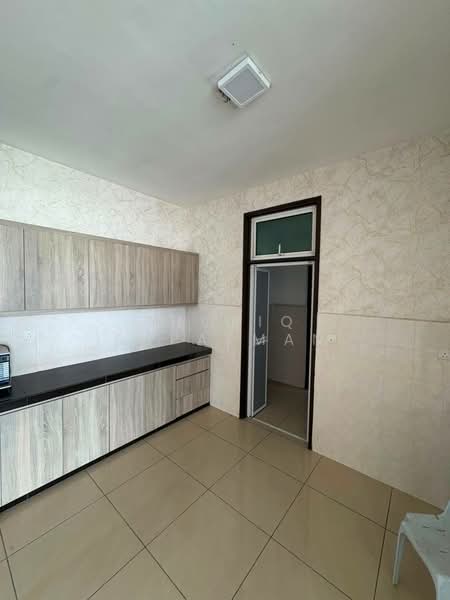 Kondominium untuk Disewa di Boulevard Serviced Apartment - Thoriq Suparman - Kitchen - PropertyGuru.com.my
