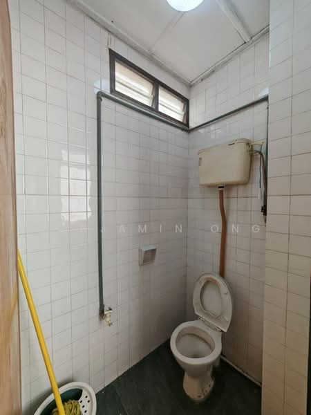 Rumah Teres 1.5 Tingkat untuk Disewa di Taman Perling (Perling) - Benjamin Ong - Bathroom - PropertyGuru.com.my