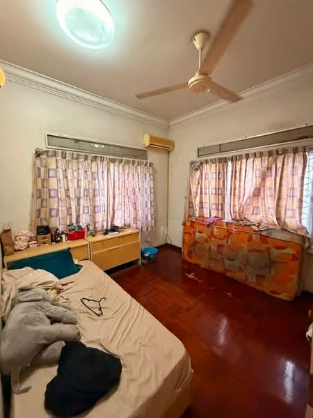 Rumah Berkembar untuk Dijual di Taman Iskandar (Johor Bahru) - Calvin Lee - Bedroom - PropertyGuru.com.my