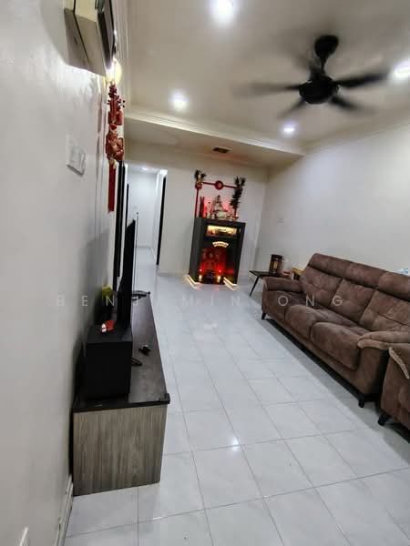 Rumah Teres untuk Dijual di Taman Universiti (Skudai) - Benjamin Ong - Living Room - PropertyGuru.com.my