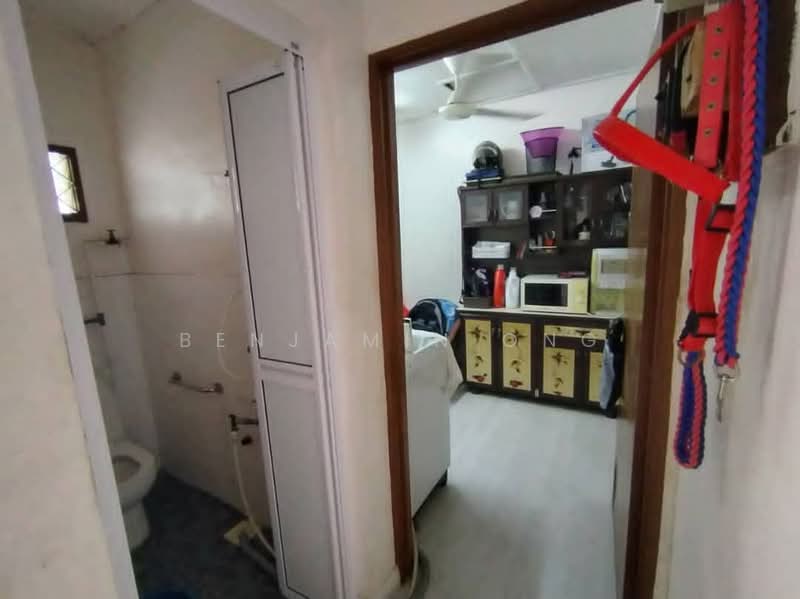 2-storey Terraced House for Sale in Taman Pelangi (Johor Bahru) - Benjamin Ong - Bathroom - PropertyGuru.com.my