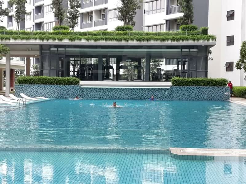 Servis Apartment untuk Disewa di Suria Residence - SAM KIAT - Pool - PropertyGuru.com.my