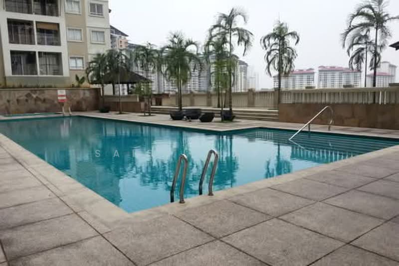 Kondominium untuk Dijual di Perdana View - Saiful Haris - Pool - PropertyGuru.com.my