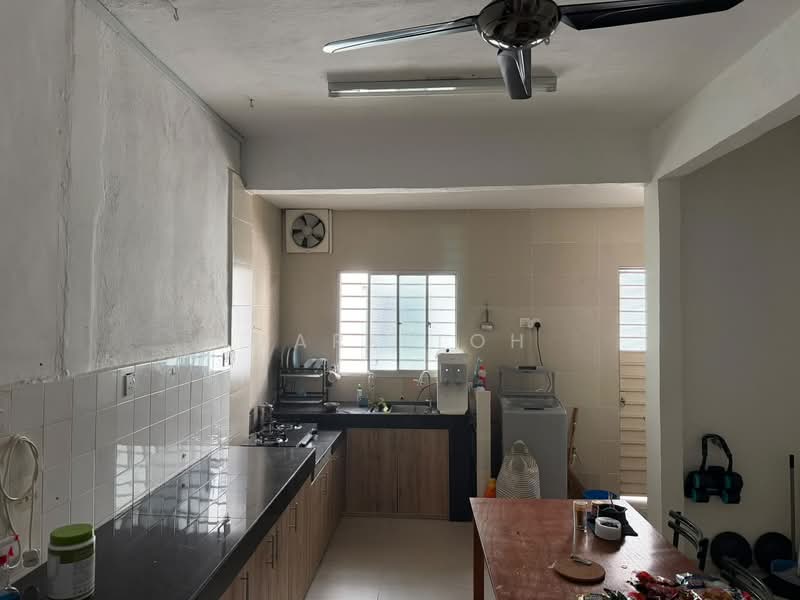 Rumah Teres 2 Tingkat untuk Disewa di Usj 6 (Subang Jaya) - Mark Toh - Kitchen - PropertyGuru.com.my