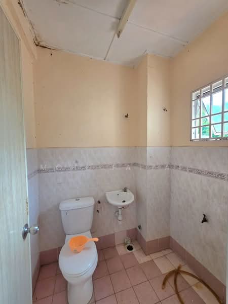 Rumah Teres 2 Tingkat untuk Dijual di Bandar Baru Bangi (Selangor) - Mohd Faizal - Bathroom - PropertyGuru.com.my