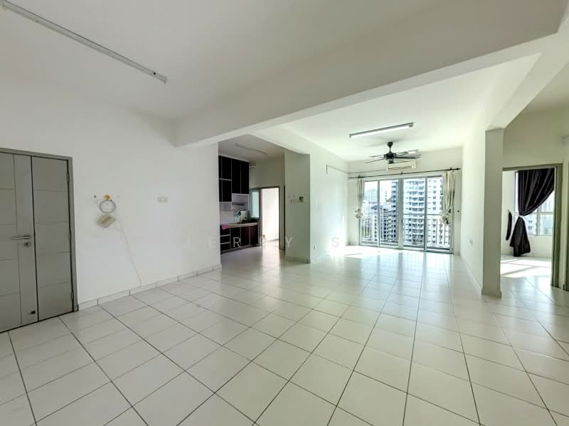 Kondominium untuk Dijual di The Golden Triangle Condominium - Jerry So - Living Room - PropertyGuru.com.my