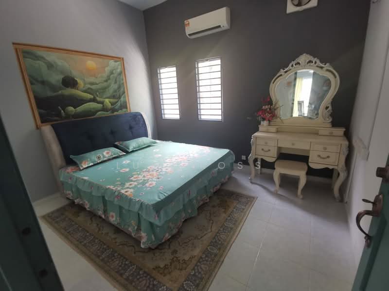 Terraced House for Sale in Bandar Country Homes (Rawang) - Luke Ross - Bedroom - PropertyGuru.com.my