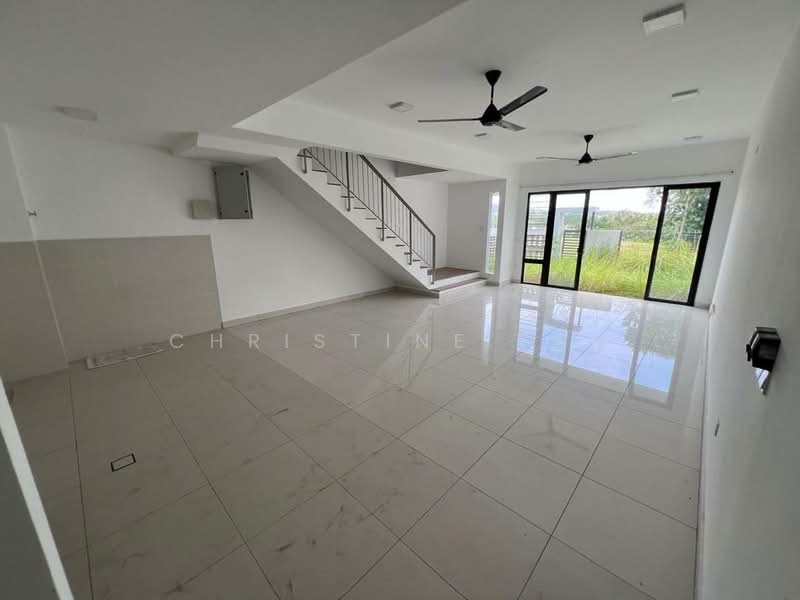 Rumah Teres 2-Tingkat untuk Disewa di Shah Alam (Selangor) - Christine Tan - Living Room - PropertyGuru.com.my