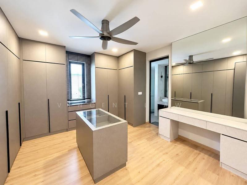 Bungalow House for Sale in Sunway Damansara (Kota Damansara) - Vincent Liaw - Master Bedroom - PropertyGuru.com.my