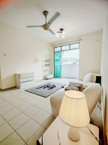 Pangsapuri untuk Disewa di Lake View Suites - Chuan Hong Kee - Living Room - PropertyGuru.com.my