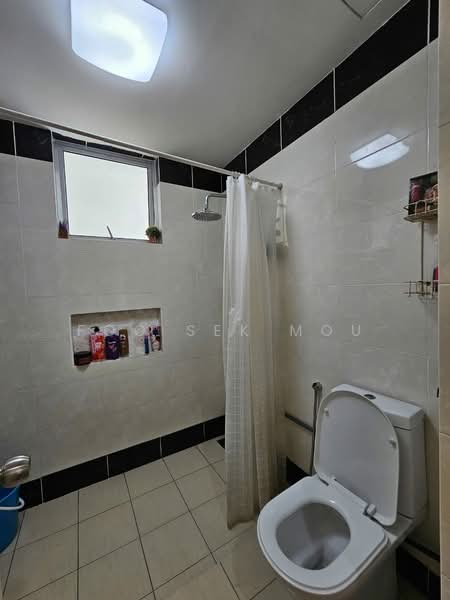 Condominium for Sale at Platinum Hill PV 8 - Foo Sek Mou - Bathroom - PropertyGuru.com.my