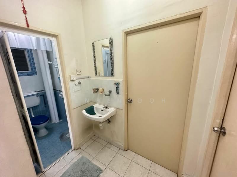 Apartment for Sale at Bistari Impian Apartment - Jensen Goh - Bathroom - PropertyGuru.com.my